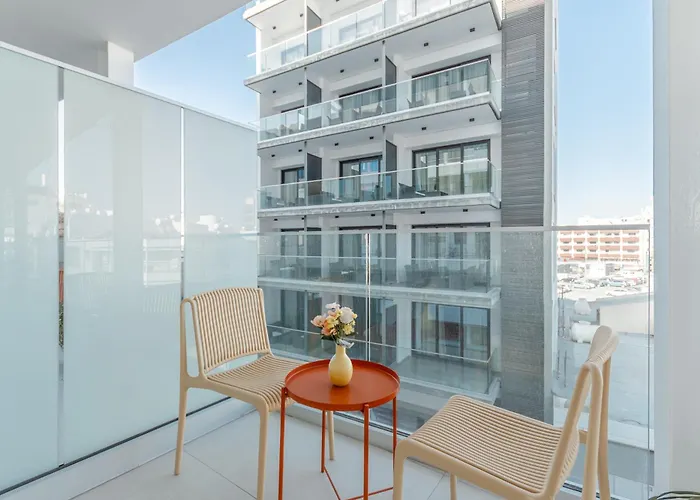 Solea Collection Larnaca * לרנקה